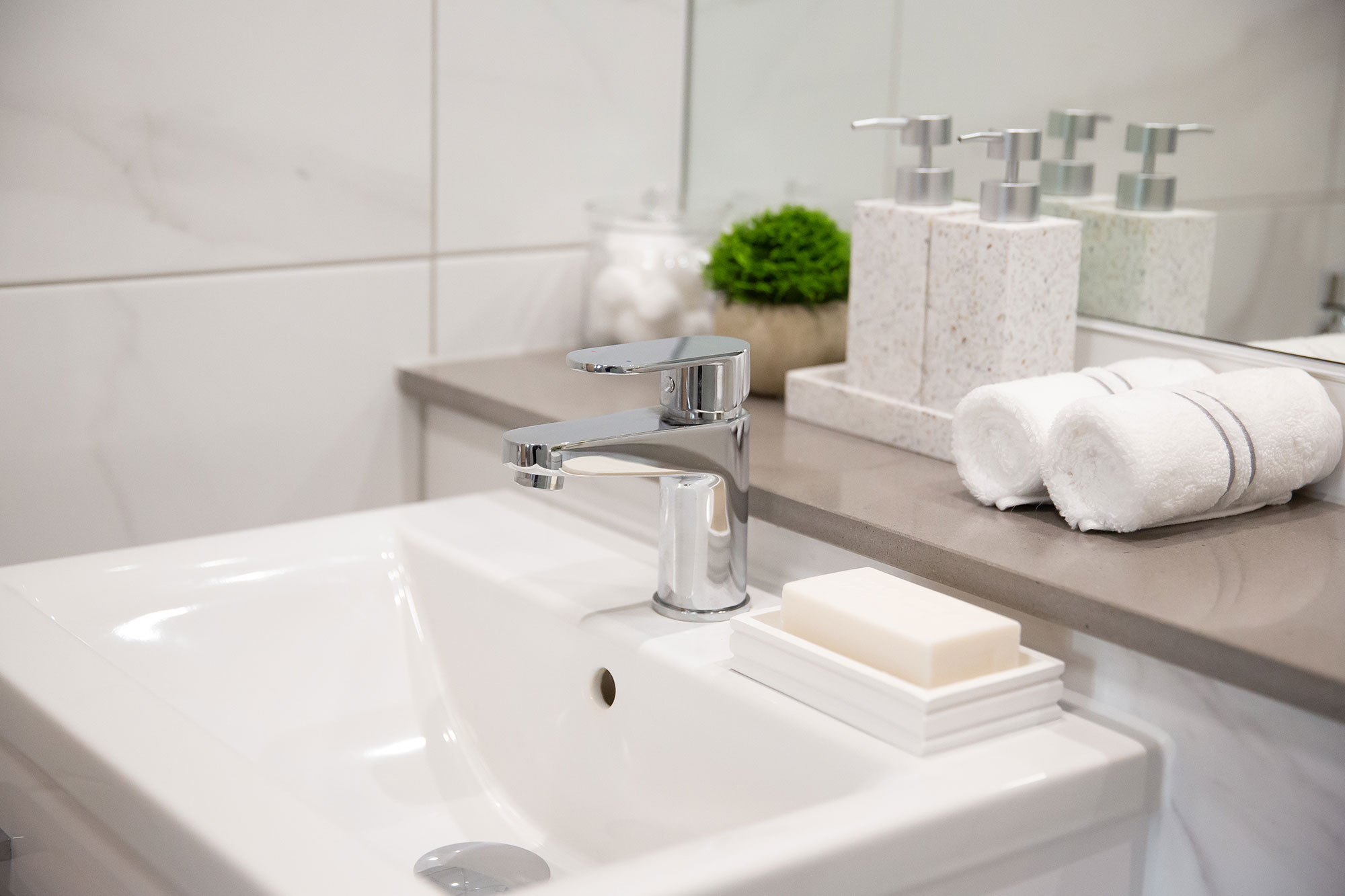 bathroom-sink-detail