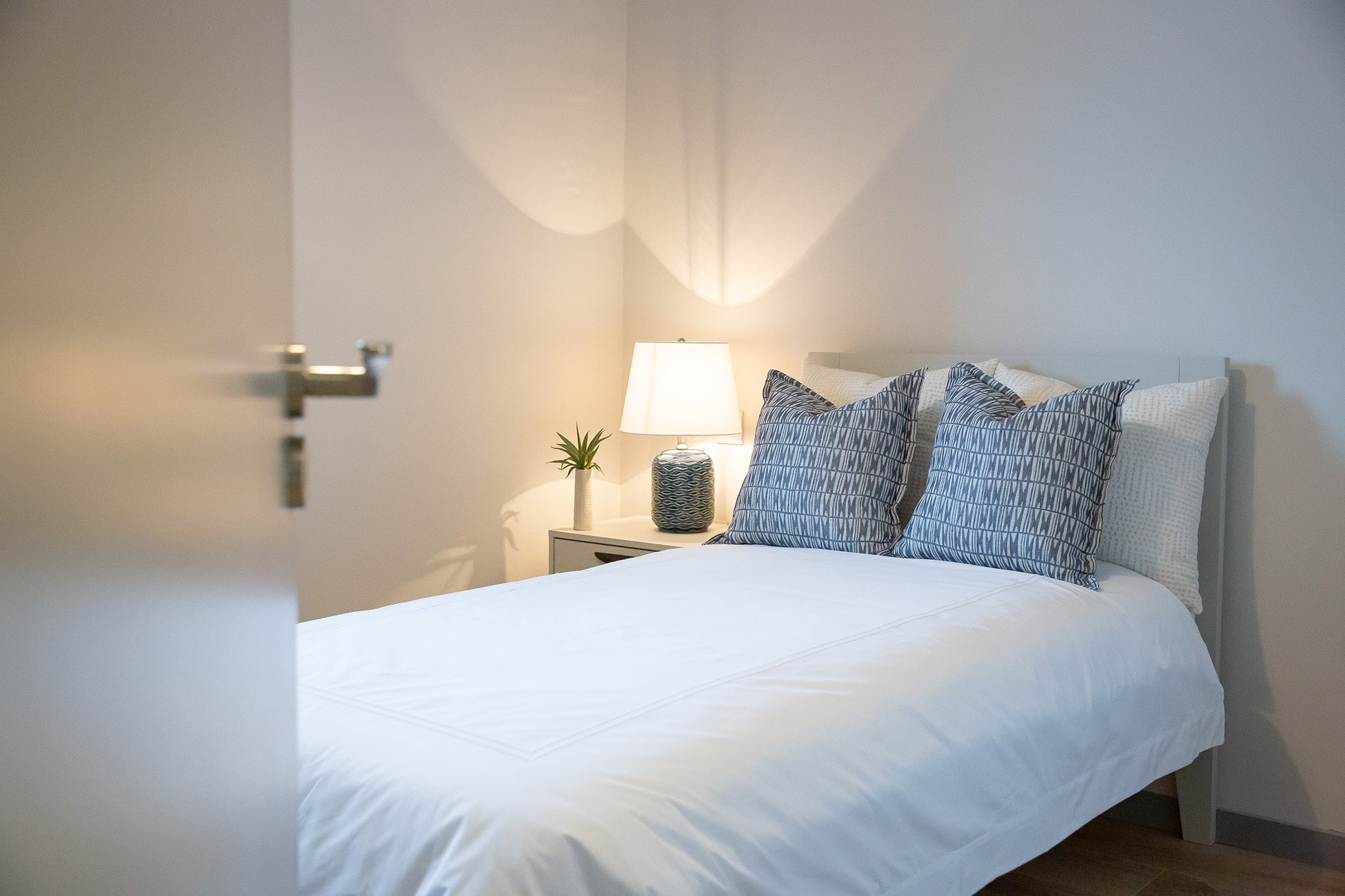 bed small 3-min